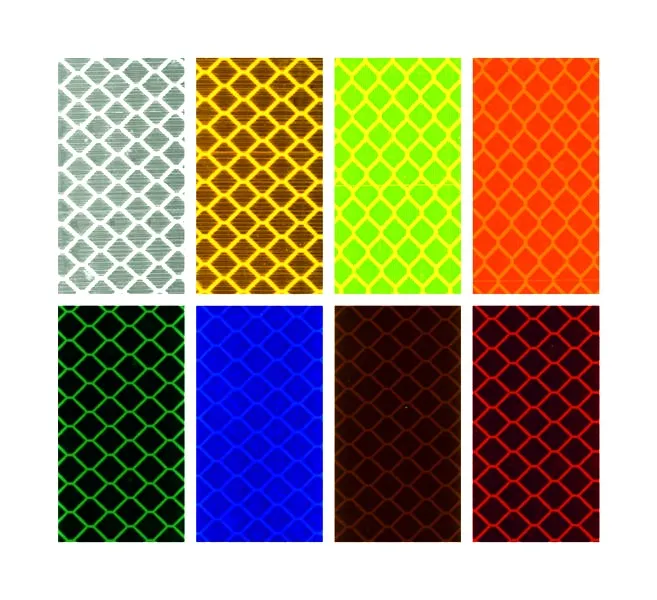 Druk na folii odblaskowej – jak poprawić widoczność i bezpieczeństwo na drodze