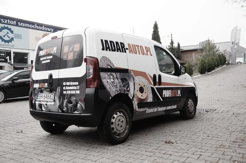 Oklejanie samochodów jako reklama